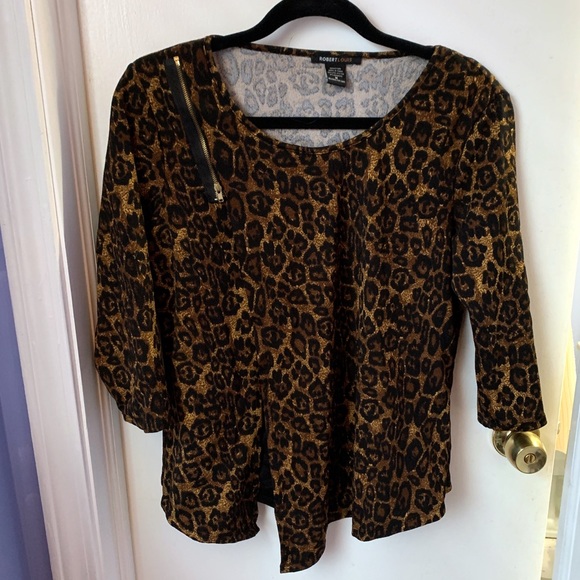 Robert Louis Tops - ROBERT LOUIS ANIMAL PRINT TOP
